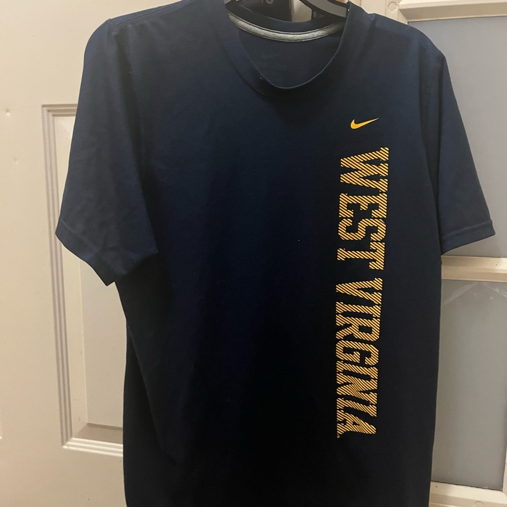 Men’s Nike navy blue short sleeve